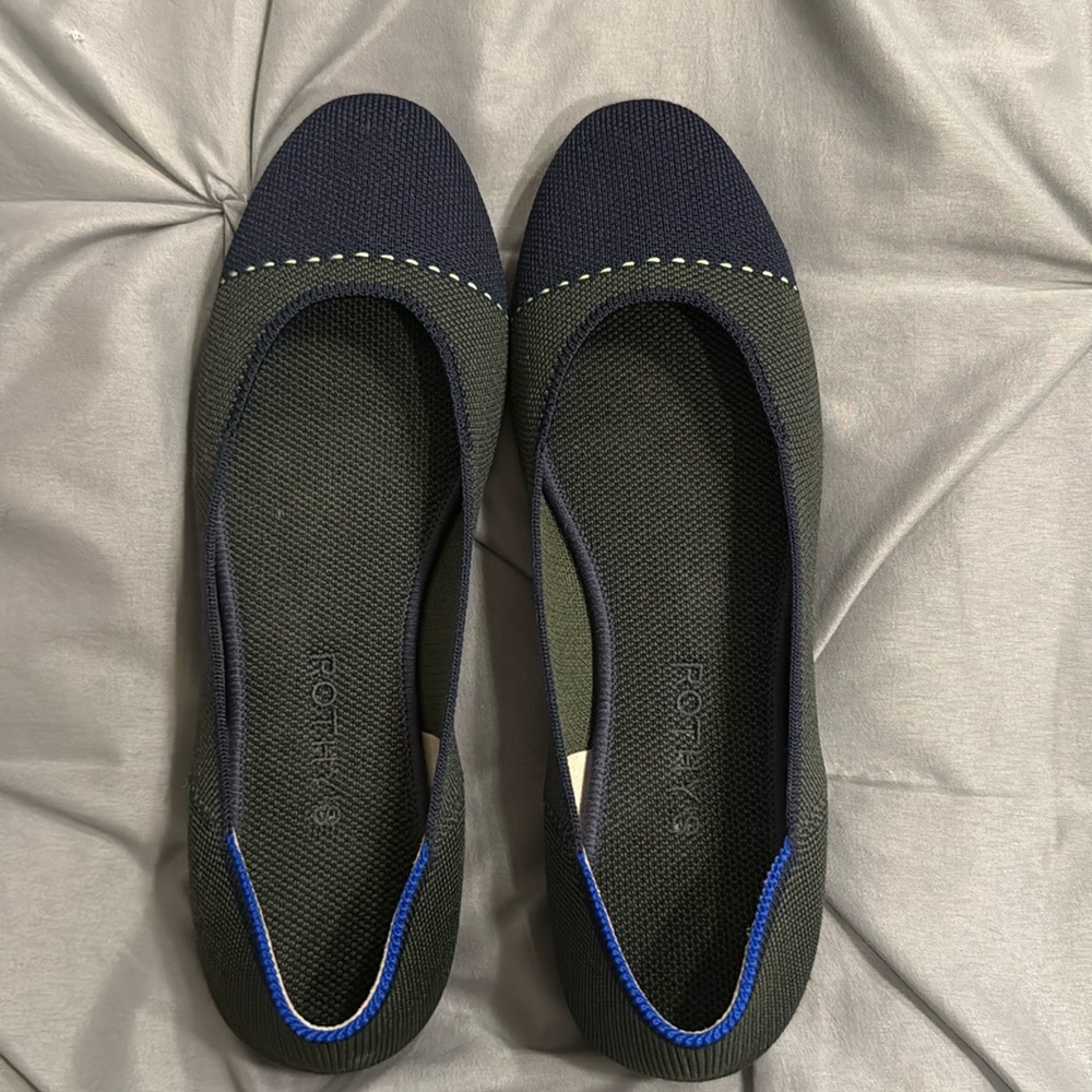 Size 9 Rothy’s Highland Captoe